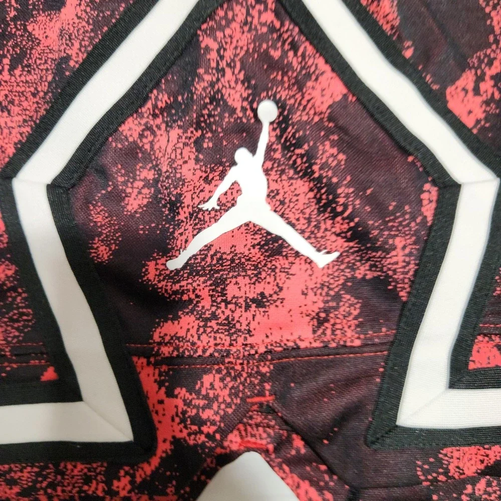 Jordan Nike Boys Diamond Pattern Woven Dri Fit Basketball BC Shorts Size‎ M Red
